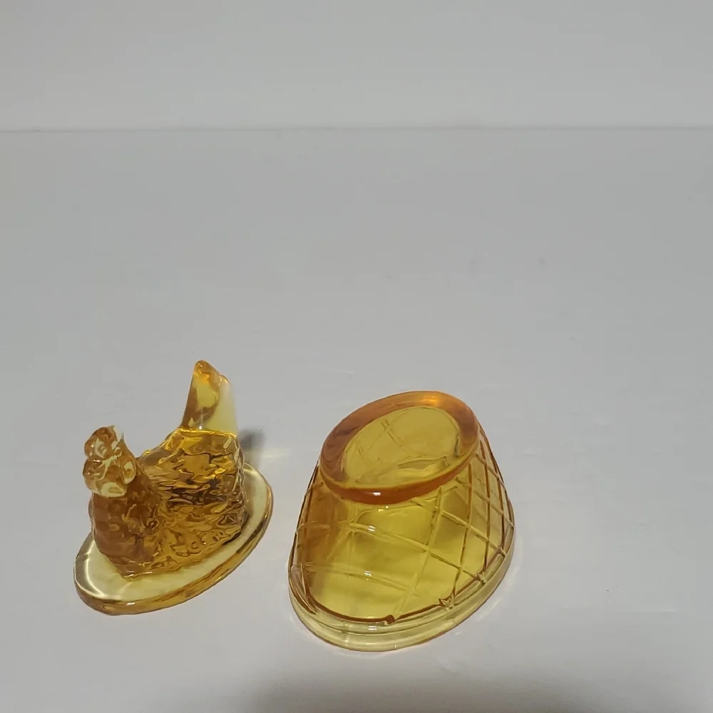 Vtg Amber Glass Hen on Nest - Picture 3 of 4